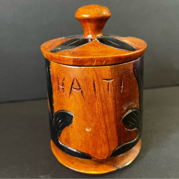 Vintage Wooden Hand Carved Decorated Lidded Trinket Box / Coaster Holder Haiti - Picture 3 of 9